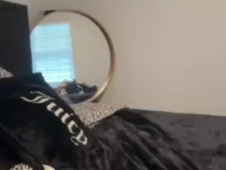 LaylaRed's Live Sex Cam Show