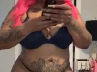 LaylaRed's Live Sex Cam Show