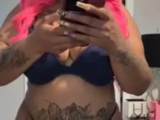 LaylaRed's Live Sex Cam Show