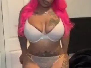 LaylaRed's Live Sex Cam Show