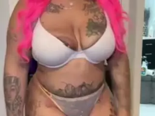 LaylaRed's Live Sex Cam Show