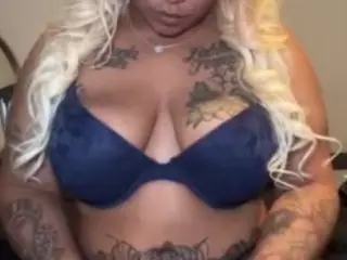 LaylaRed's Live Sex Cam Show
