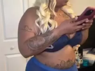 LaylaRed's Live Sex Cam Show