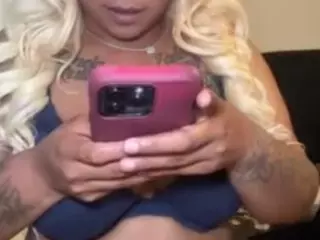 LaylaRed's Live Sex Cam Show