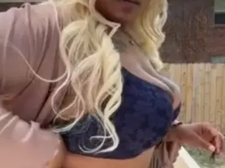 LaylaRed's Live Sex Cam Show