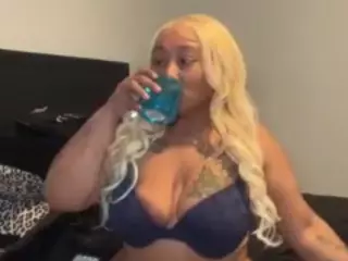 LaylaRed's Live Sex Cam Show