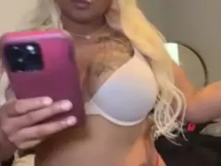 LaylaRed's Live Sex Cam Show