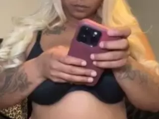 LaylaRed's Live Sex Cam Show