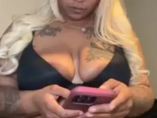 LaylaRed's Live Sex Cam Show