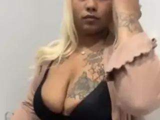LaylaRed's Live Sex Cam Show