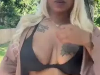 LaylaRed's Live Sex Cam Show