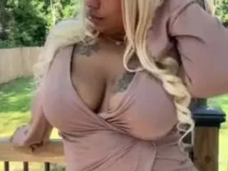 LaylaRed's Live Sex Cam Show