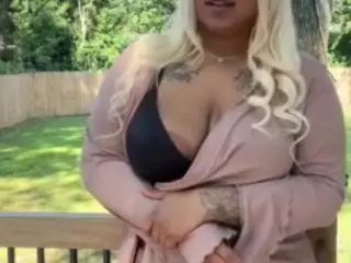LaylaRed's Live Sex Cam Show
