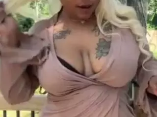LaylaRed's Live Sex Cam Show
