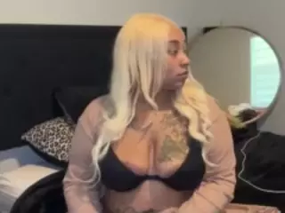 LaylaRed's Live Sex Cam Show
