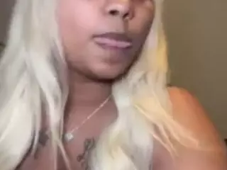 LaylaRed's Live Sex Cam Show