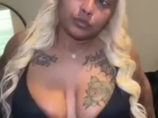 LaylaRed's Live Sex Cam Show