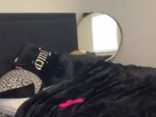 LaylaRed's Live Sex Cam Show