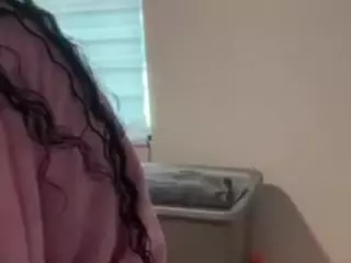 LaylaRed's Live Sex Cam Show