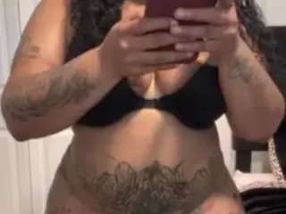 LaylaRed's Live Sex Cam Show