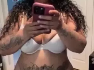 LaylaRed's Live Sex Cam Show