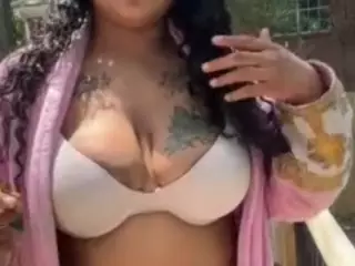 LaylaRed's Live Sex Cam Show