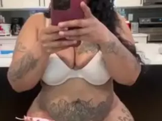 LaylaRed's Live Sex Cam Show
