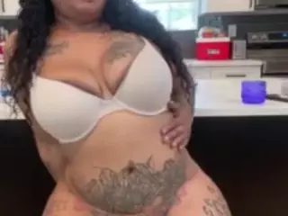 LaylaRed's Live Sex Cam Show