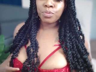 Live cam show with creamy pie