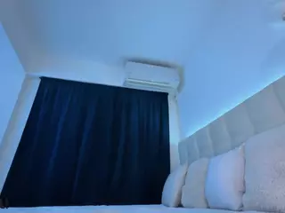 ScarletAndTom's Live Sex Cam Show