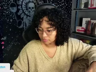 alesyahampton's Live Sex Cam Show
