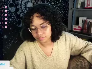 alesyahampton's Live Sex Cam Show