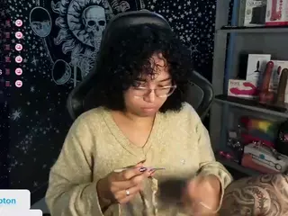 alesyahampton's Live Sex Cam Show