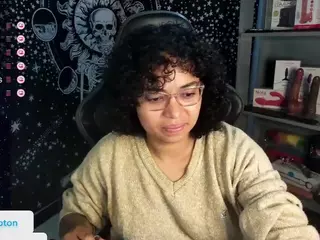 alesyahampton's Live Sex Cam Show