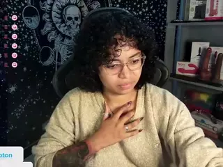 alesyahampton's Live Sex Cam Show
