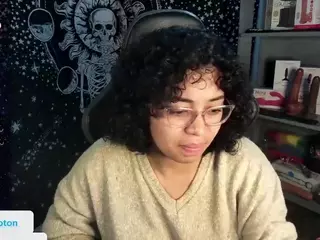 alesyahampton's Live Sex Cam Show