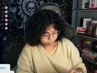 alesyahampton's Live Sex Cam Show