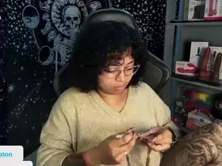alesyahampton's Live Sex Cam Show