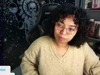 alesyahampton's Live Sex Cam Show
