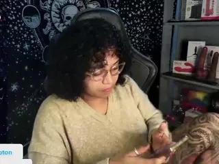 alesyahampton's Live Sex Cam Show