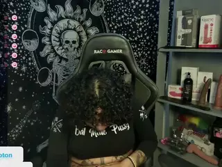 alesyahampton's Live Sex Cam Show