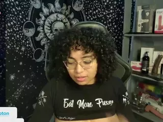 alesyahampton's Live Sex Cam Show
