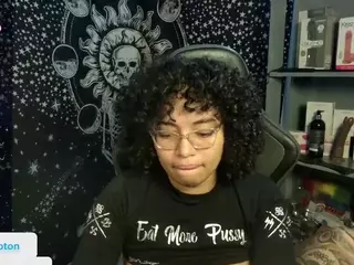 alesyahampton's Live Sex Cam Show
