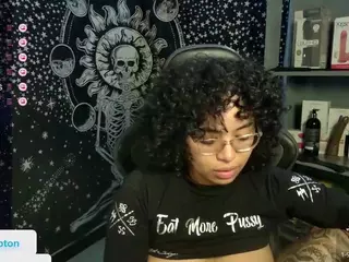 alesyahampton's Live Sex Cam Show