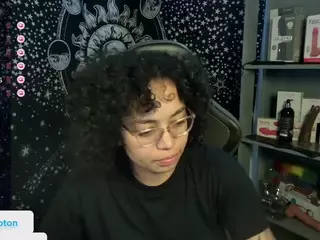 alesyahampton's Live Sex Cam Show