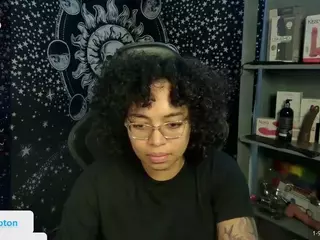 alesyahampton's Live Sex Cam Show