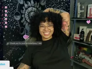 alesyahampton's Live Sex Cam Show
