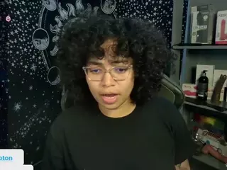 alesyahampton's Live Sex Cam Show