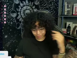 alesyahampton's Live Sex Cam Show