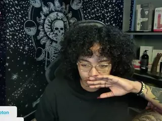alesyahampton's Live Sex Cam Show